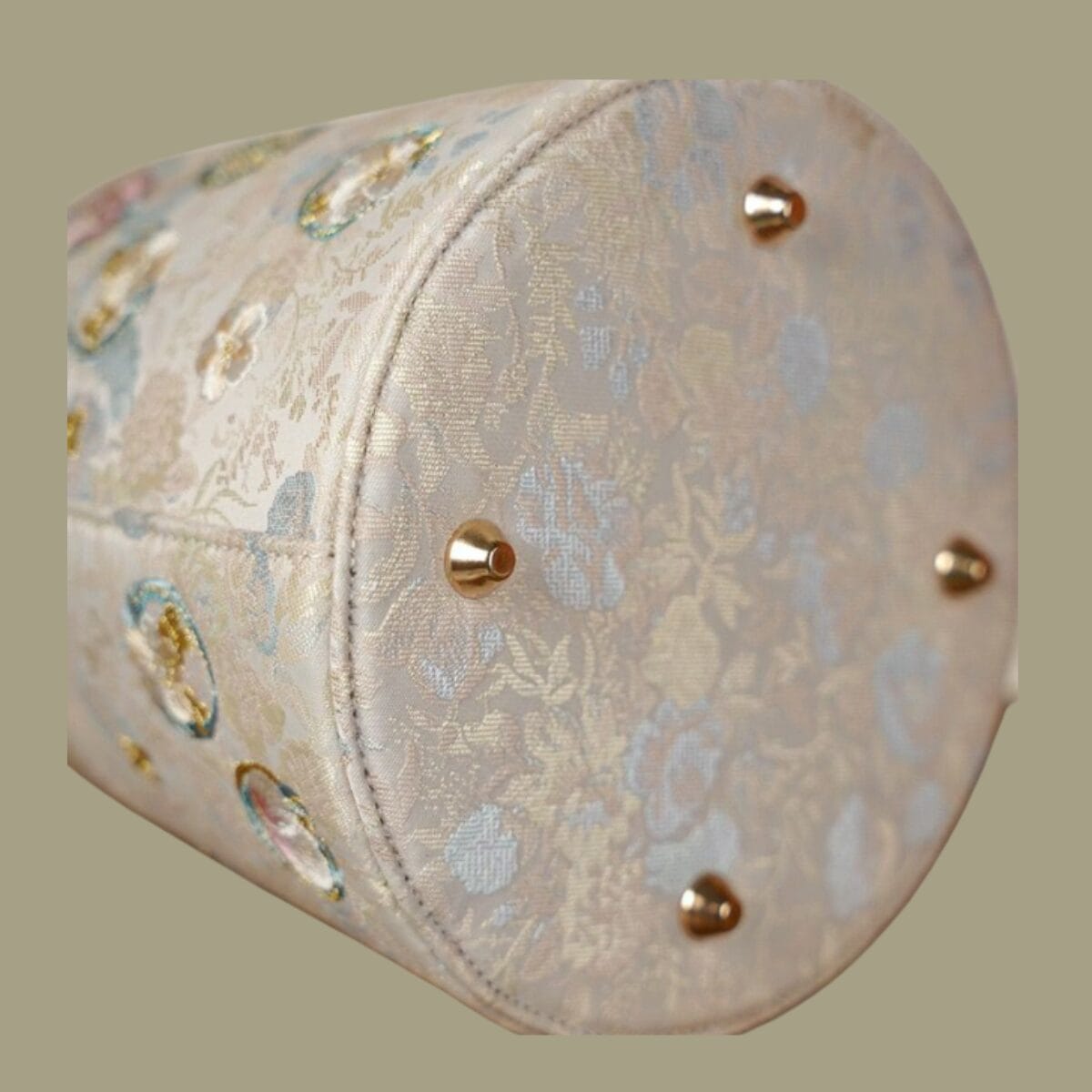 Aqueen Chungi1 bags (1200 x 1200 px)