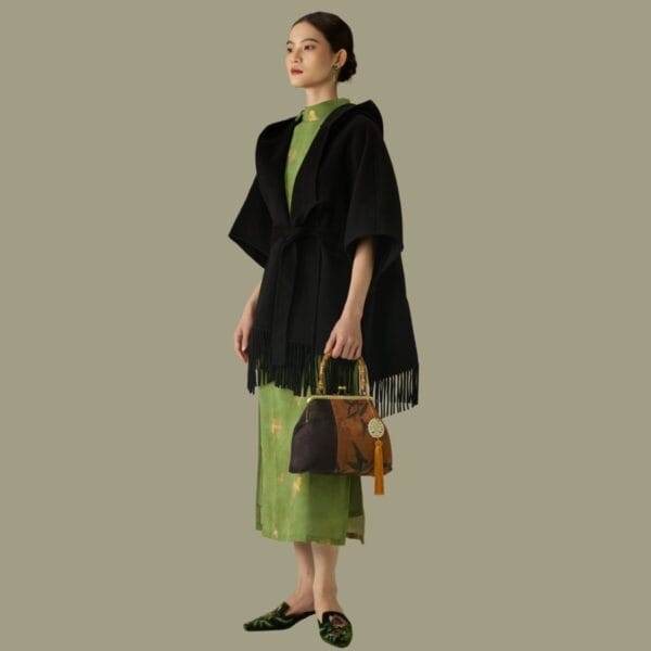 Aqueen Highland drape4 1200 px