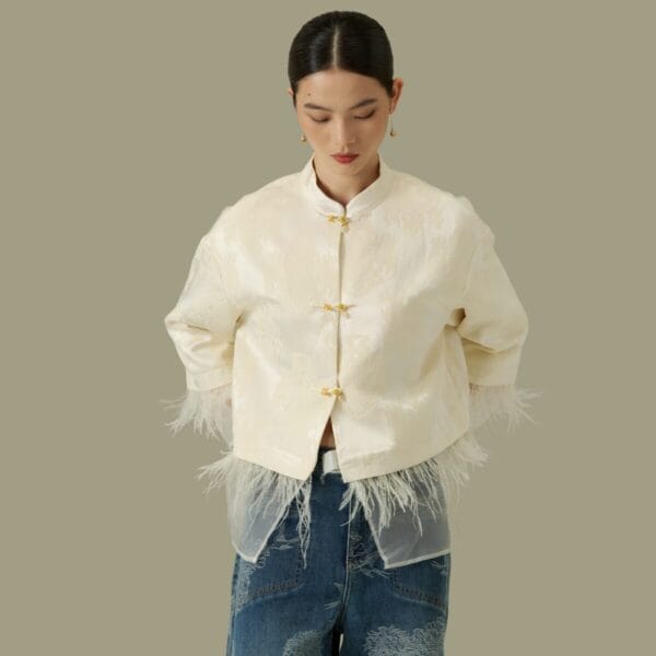 Aqueen Ivory Feather Mist3 1200 px