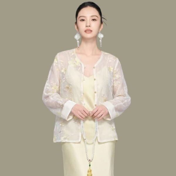 Aqueen Plum Blossoms Sheer1 1200 px
