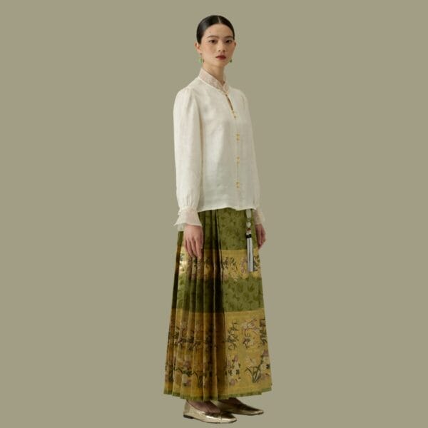Aqueen Romantic Loom Light3 1200 px