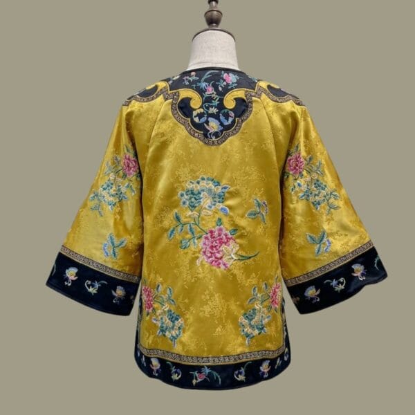 Aqueen back gold lotus