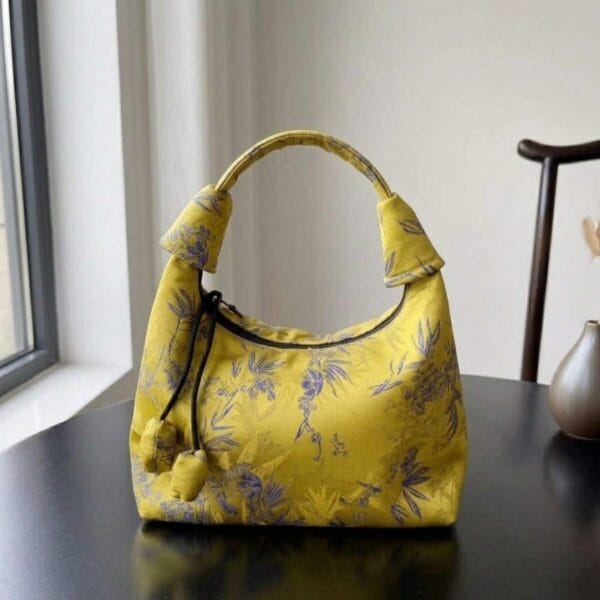 Aqueen cloud silkD bags (1200 x 1200 px)