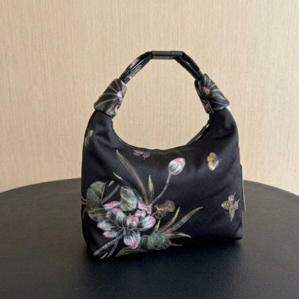 Aqueen cloud silkF bags (1200 x 1200 px)